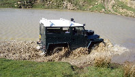 Land Rover Lightweight crossing deep water